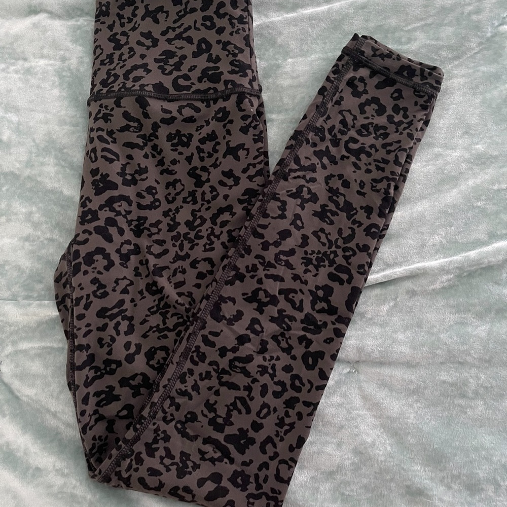 Black and grey leggings